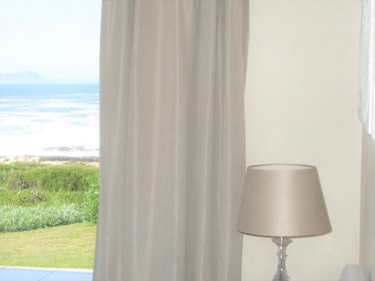 Villa Beachfront House - Hermanus Whale View Extérieur photo